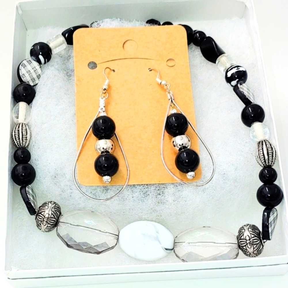 2472NE140. Handmade 2 Pc. Silver, Clear Plaid  Necklace Set